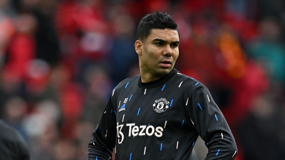 Casemiro facing threat of another Man Utd suspension after Crystal Palace red card - Bóng Đá