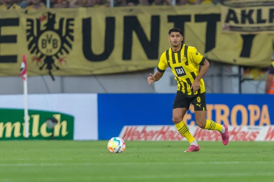 Arsenal make approach to sign Borussia Dortmund midfielder Mahmoud Dahoud - Bóng Đá