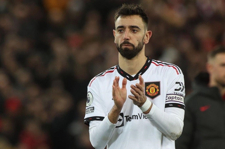 Paul Merson makes Antony prediction and changes his stance on Manchester United captain Bruno Fernandes - Bóng Đá