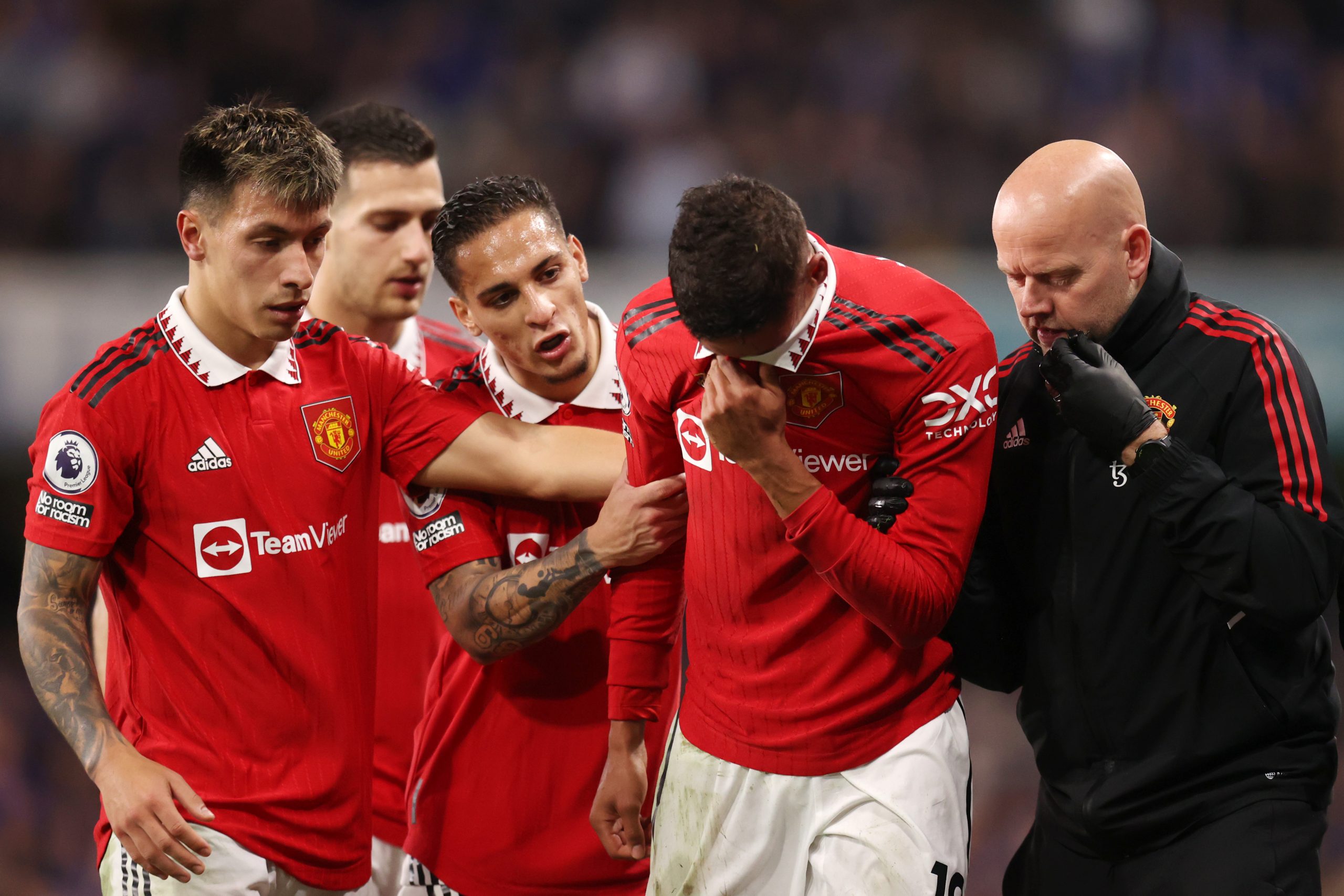 Full extent of Raphael Varane injury a devastating blow for Man United - Bóng Đá