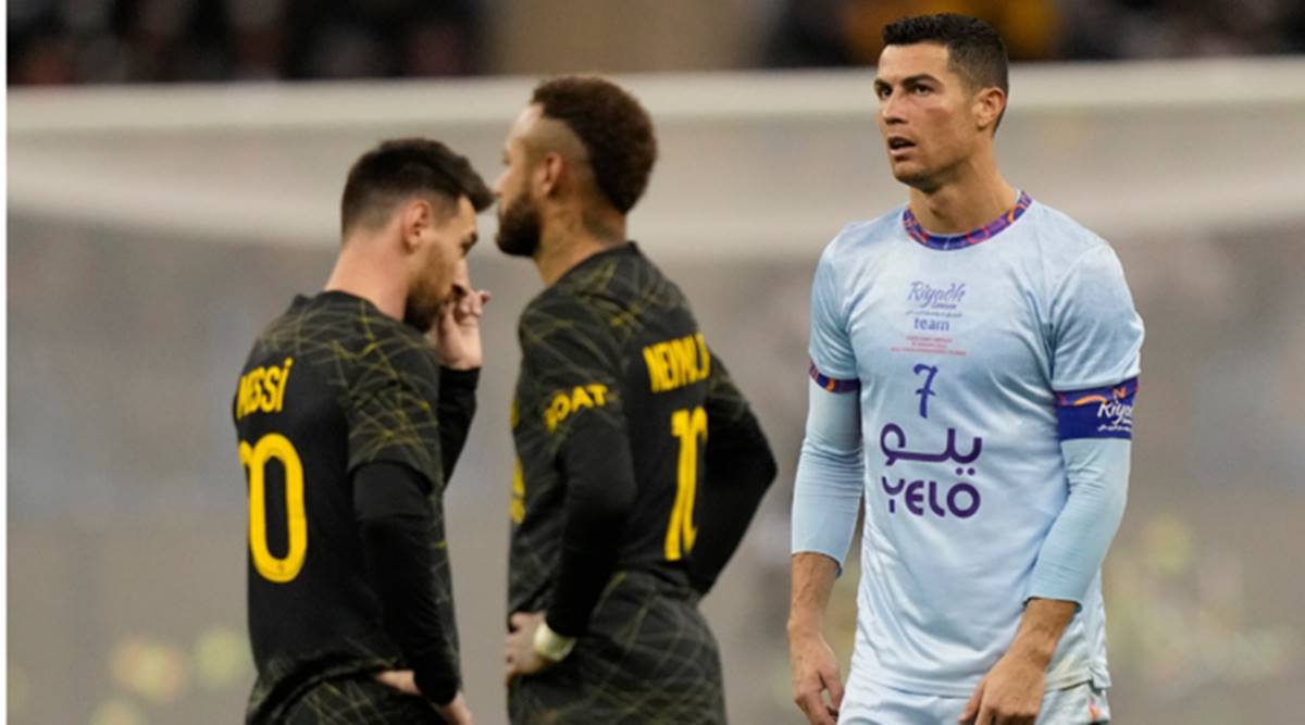 Ronaldo, Neymar đang cân nhắc tương lai.
