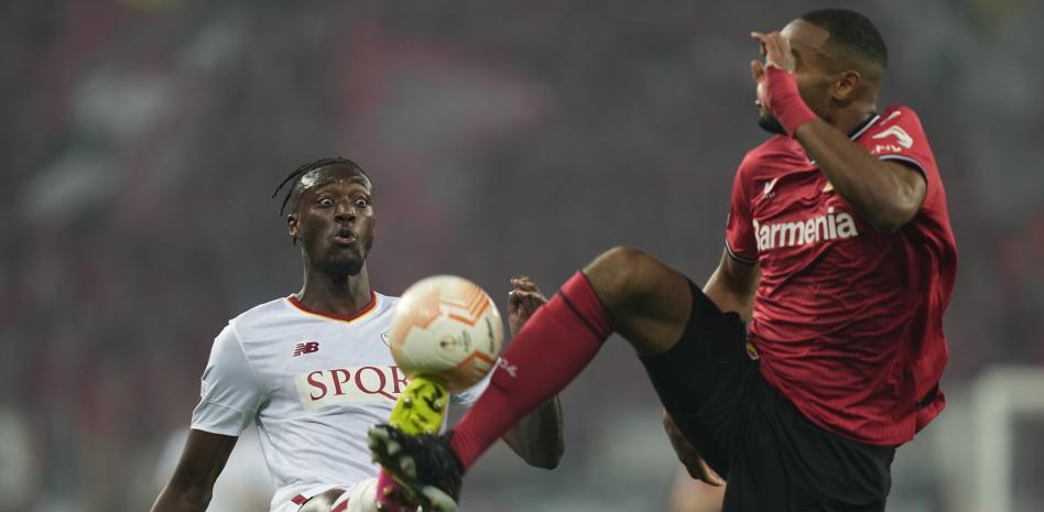 Leverkusen vs Roma: Ảnh review xb khung 4h - 4h30 - Bóng Đá
