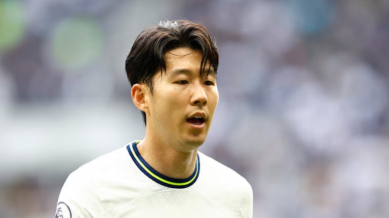 Son Heung-min ‘sorry’ as Tottenham suffer defeat to Brentford in final home game of the season - Bóng Đá