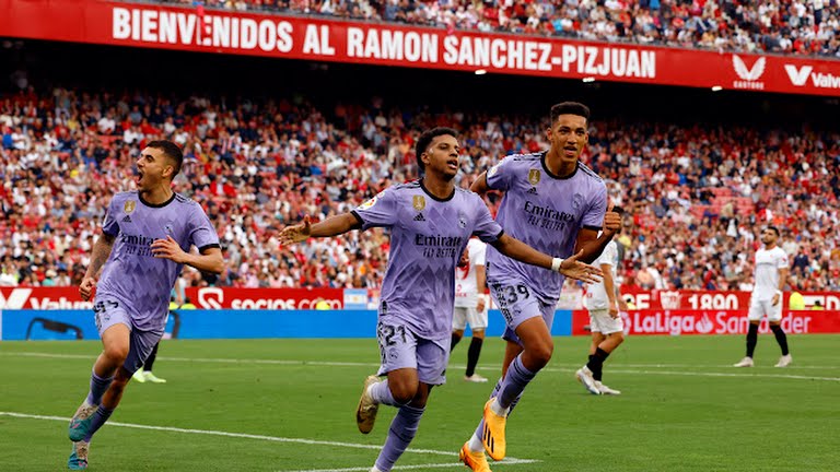 Real Madrid ngược dòng thắng Sevilla - Bóng Đá