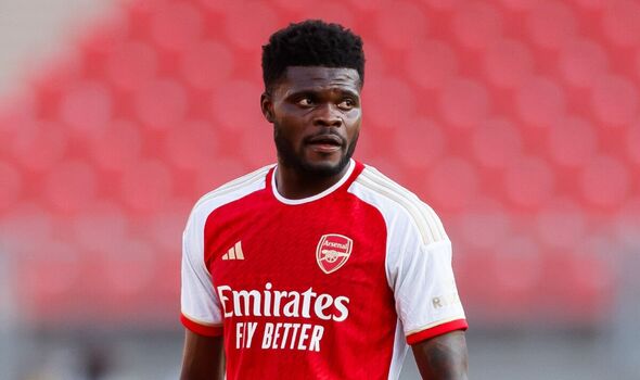 Arsenal star Thomas Partey 'agrees terms with new club' to pave way for £50m replacement - Bóng Đá