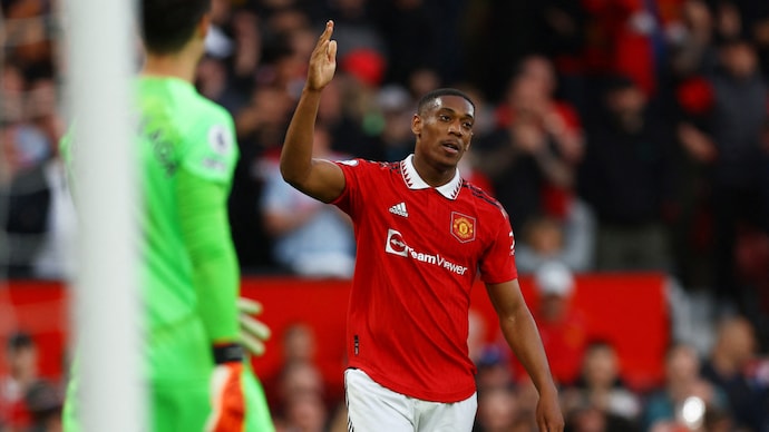 Man Utd sẵn sàng để Martial ra đi.