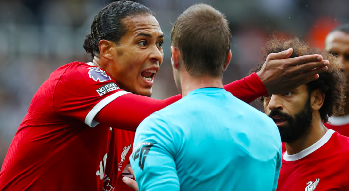 Jurgen Klopp reacts to Virgil van Dijk red card - Bóng Đá