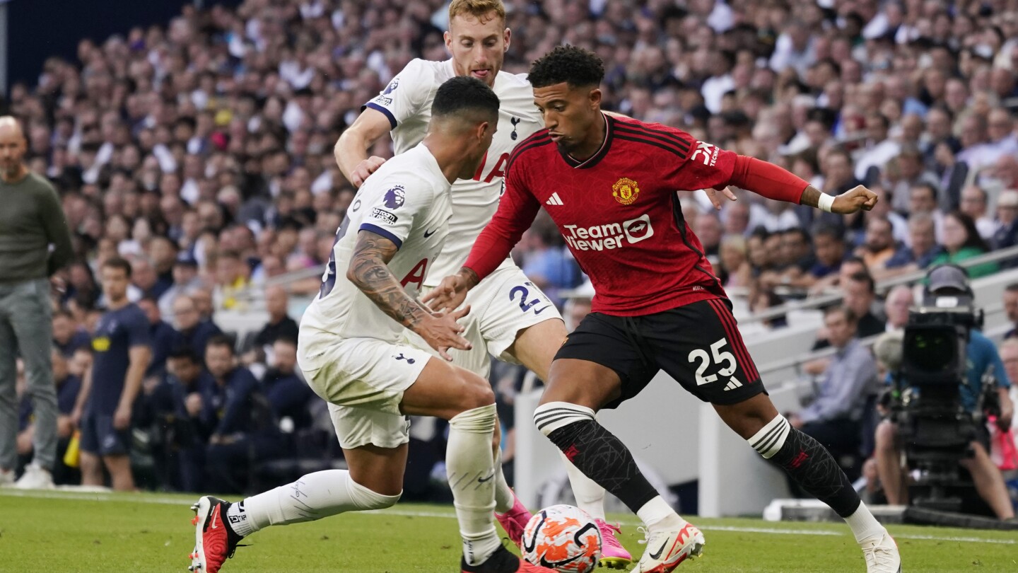Tình hình càng trở nên căng thẳng hơn sau thất bại 1-3 của Man Utd trước Arsenal. HLV Erik ten Hag khẳng định: "Dựa vào màn trình diễn trên sân tập, chúng tôi đã không chọn cậu ấy."