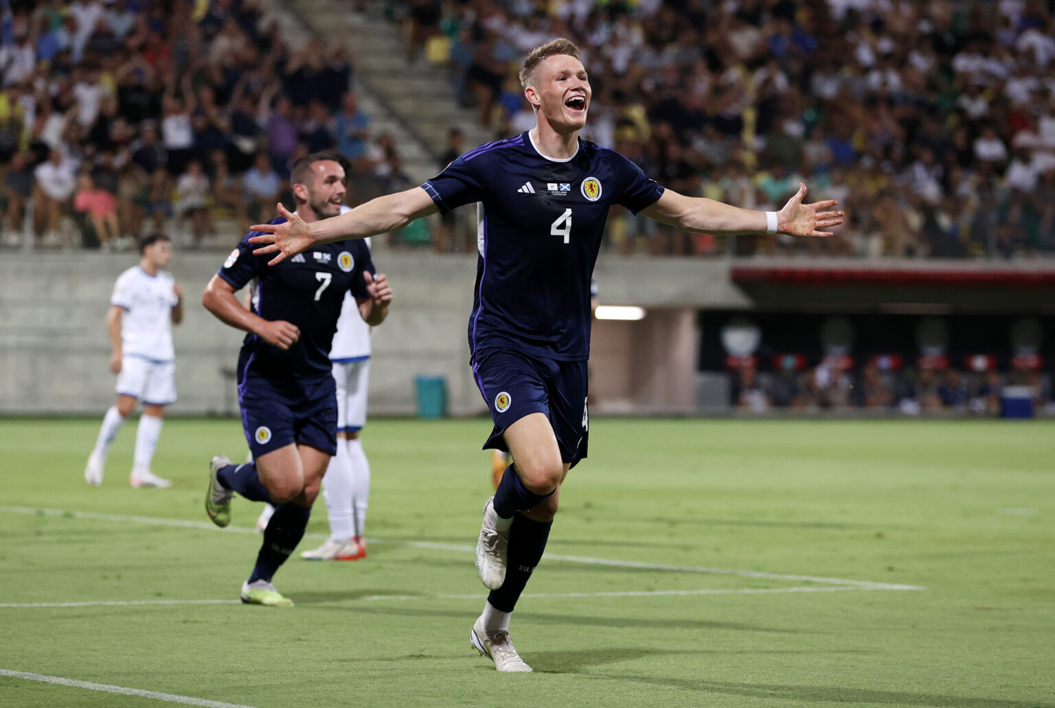 Man United midfielder Scott McTominay bags goal & assist in Scotland’s 3-0 win vs Cyprus - Bóng Đá