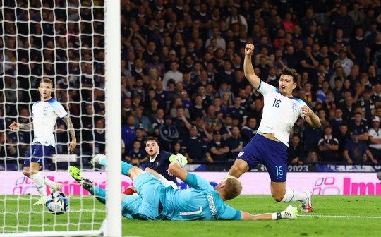 Arsenal goalkeeper Aaron Ramsdale hits back at Harry Maguire criticism after England beat Scotland - Bóng Đá
