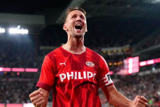 PSV captain Luuk de Jong has picked out the two Arsenal players he’s most concerned about ahead of their Champions League clash. - Bóng Đá