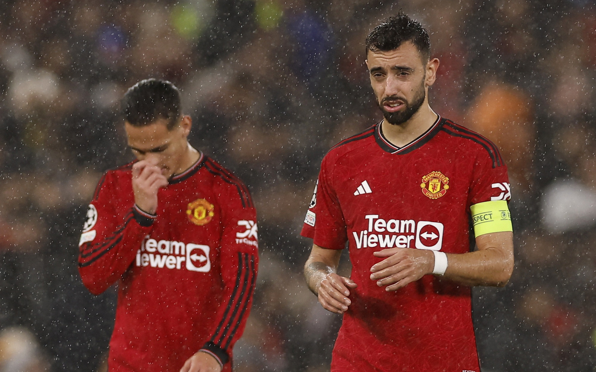 Fernandes nên được trả lại trung lộ.