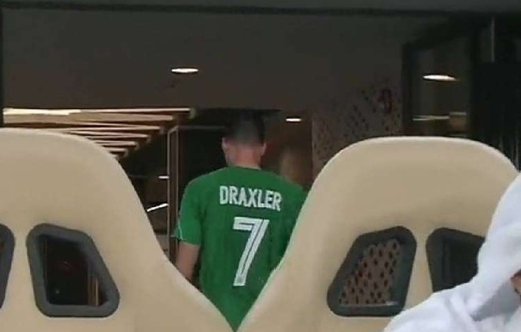 SỐC! Julian Draxler tự ý rời sân giữa trận đấu ở Qatar - Bóng Đá
