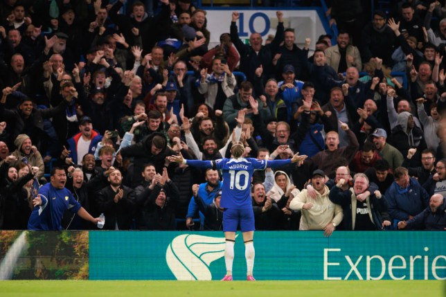 Chris Sutton slams ’embarrassing’ Chelsea star Mykhailo Mudryk for celebrating goal against Arsenal - Bóng Đá