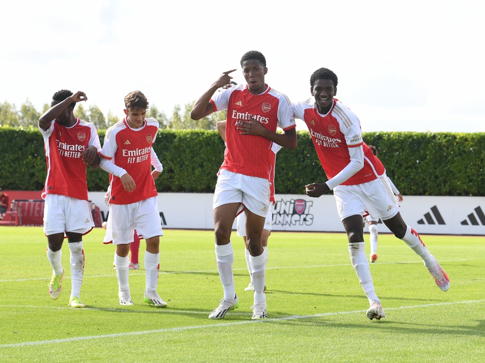 Arsenal teenager scores ten goals in U16 game against Liverpool - Bóng Đá