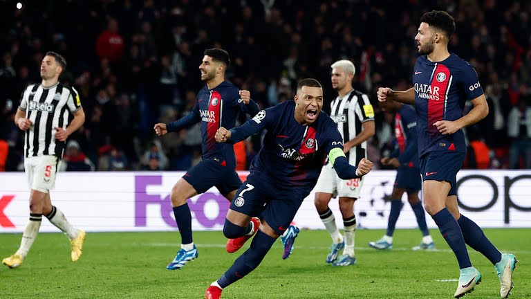 'Robbed' - Pundits fume at 'disgraceful' Kylian Mbappe penalty call v Newcastle United - Bóng Đá