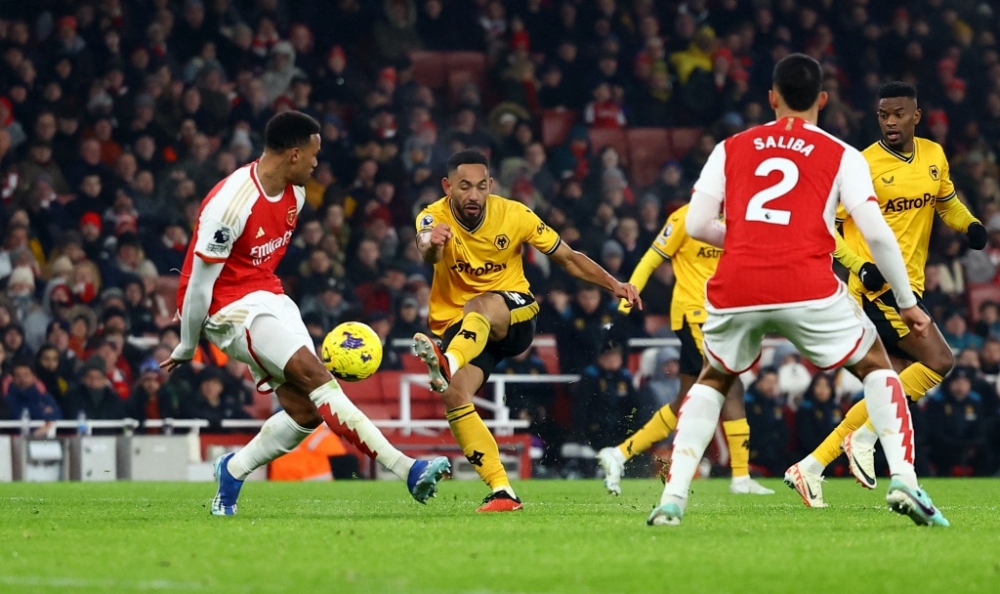 Why Gabriel Magalhaes shouted at William Saliba as Tomiyasu shows Arsenal class vs Wolves - Bóng Đá