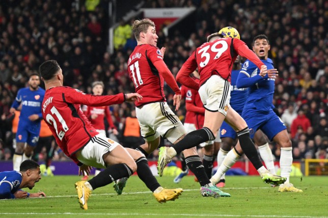 Chelsea star branded ‘weak’ and ‘soft’ over role in Manchester United’s winning goal - Bóng Đá