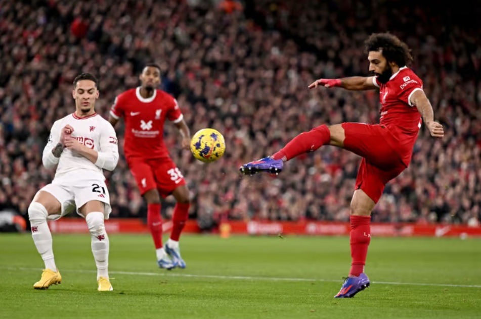 Salah hoàn toàn bị Man Utd bóp nghẹt - Bóng Đá
