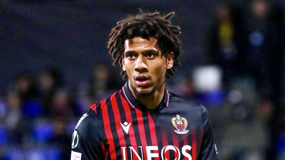 Todibo có thể giải quyết vấn đề nơi hàng thủ Man Utd.