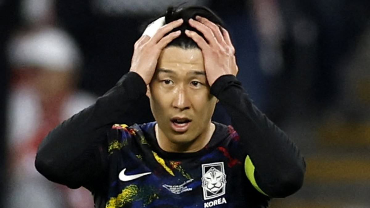Son Heung-min injured finger in altercation with teammate on eve of Asian Cup exit - Bóng Đá
