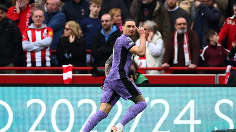Is Darwin Nunez injured? Why Liverpool striker was taken off at half-time against Brentford - Bóng Đá