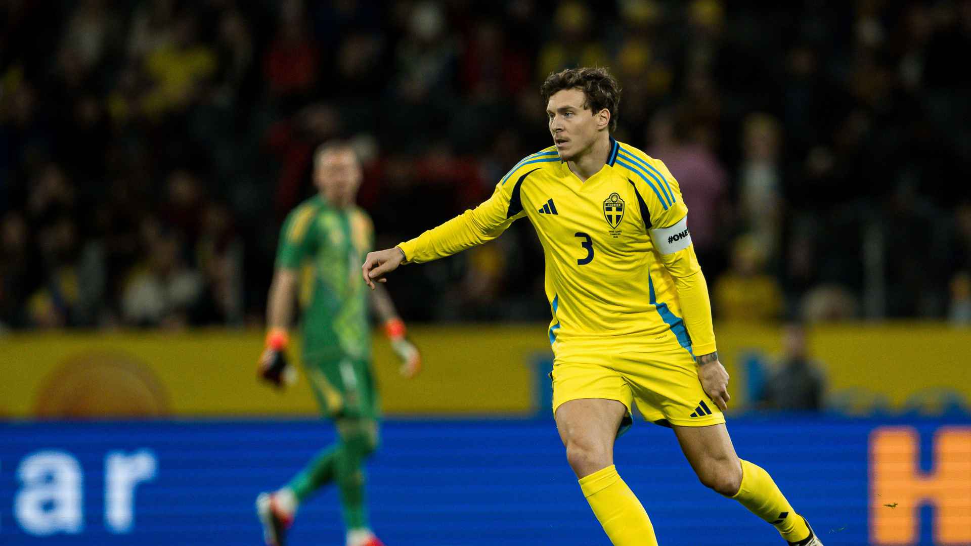 Man Utd defender Victor Lindelof shines in Sweden’s 1-0 win over Albania - Bóng Đá