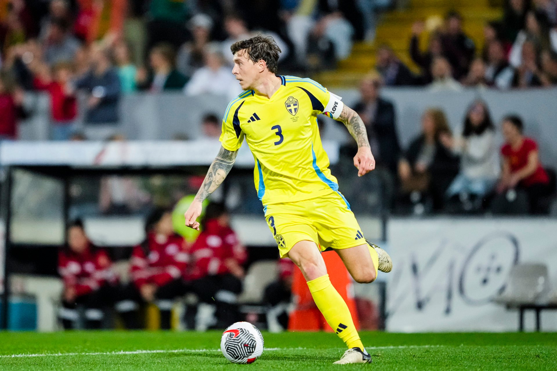 Man Utd defender Victor Lindelof shines in Sweden’s 1-0 win over Albania - Bóng Đá