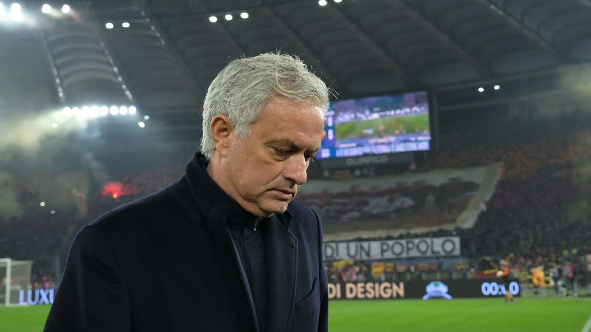 AS Roma đã đúng khi sa thải Jose Mourinho - Bóng Đá