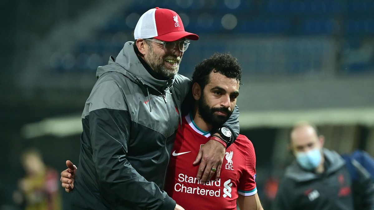 Khoảnh khắc ngượng ngùng giữa Salah và Klopp - Bóng Đá