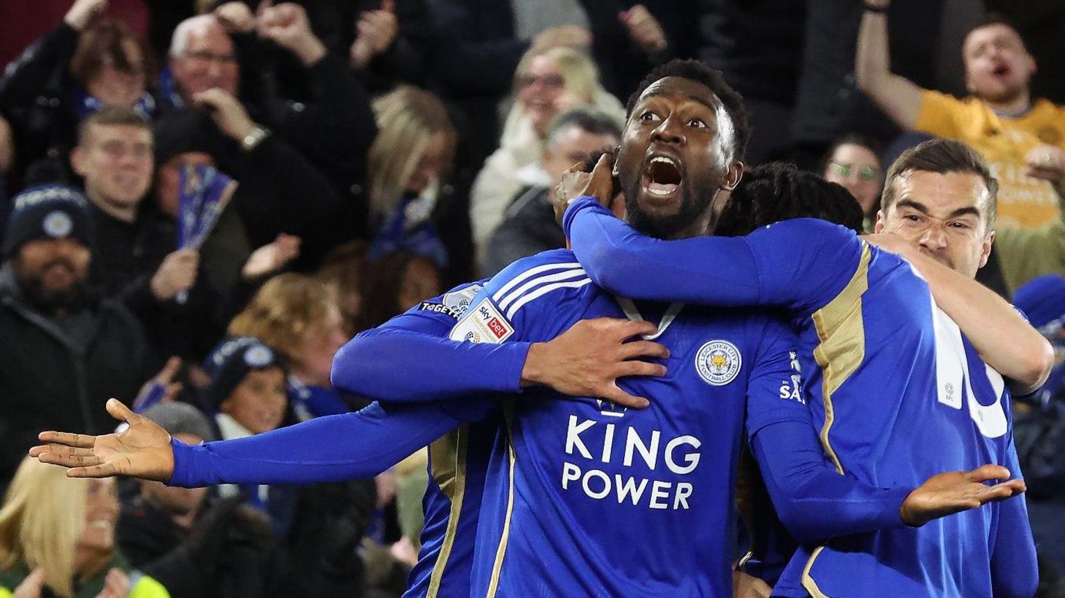 Official: Leicester City thăng hạng Premier League - Bóng Đá