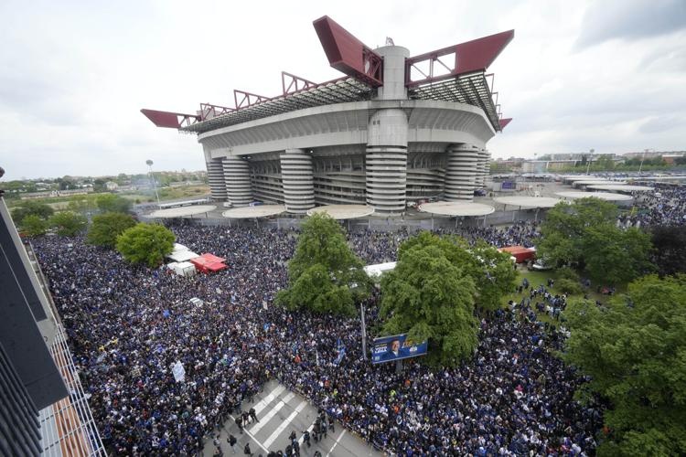 Inter Milan mở hội ăn mừng hoàng tráng - Bóng Đá