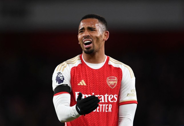 Arsenal star desperate to stay this summer despite club listening to offers - Bóng Đá
