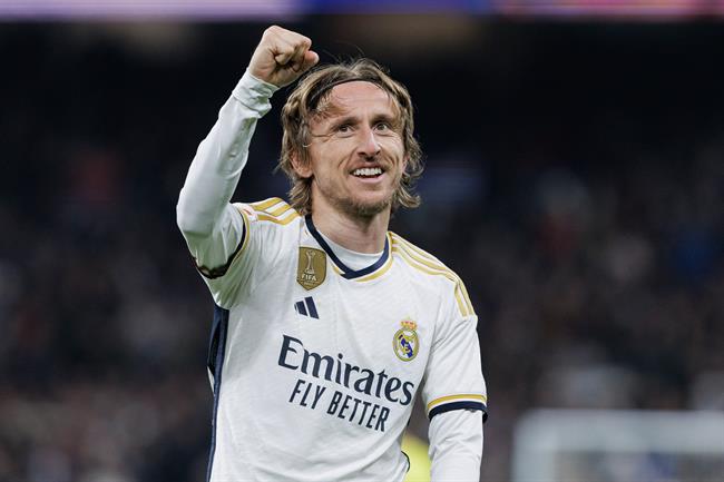 Luka Modric becomes the oldest player to play a La Liga game with Real Madrid.  - Bóng Đá