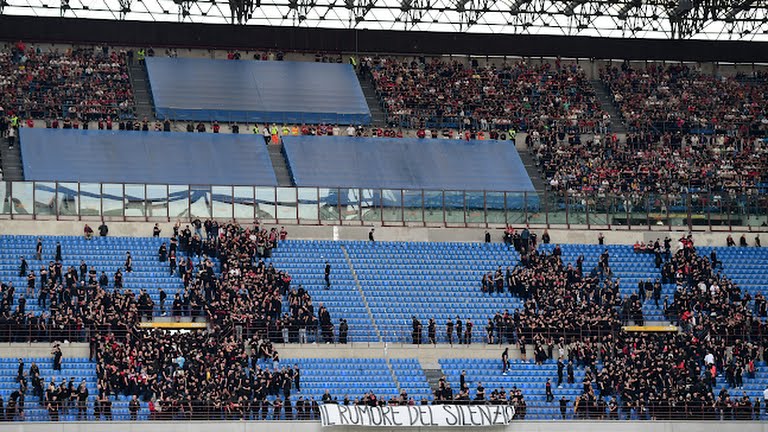 Pioli reacts to Milan fans’ protest and makes admission about his future - Bóng Đá