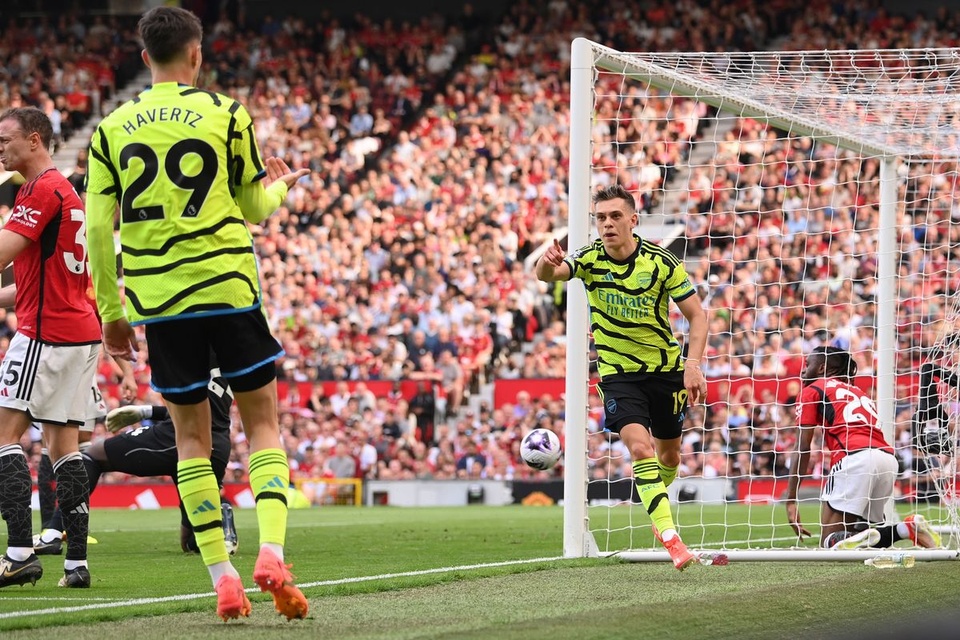 Arsenal mùa này quá mạnh.