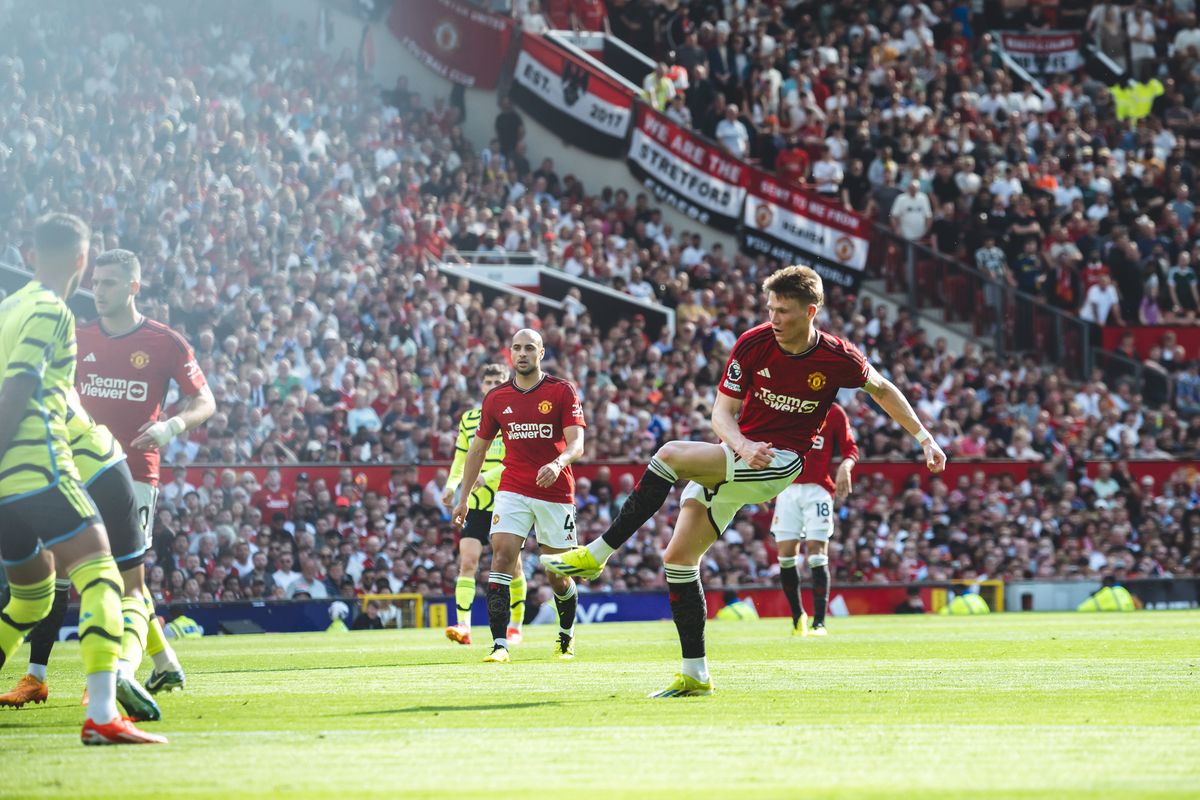 Cảm xúc trái ngược ở Old Trafford - Bóng Đá