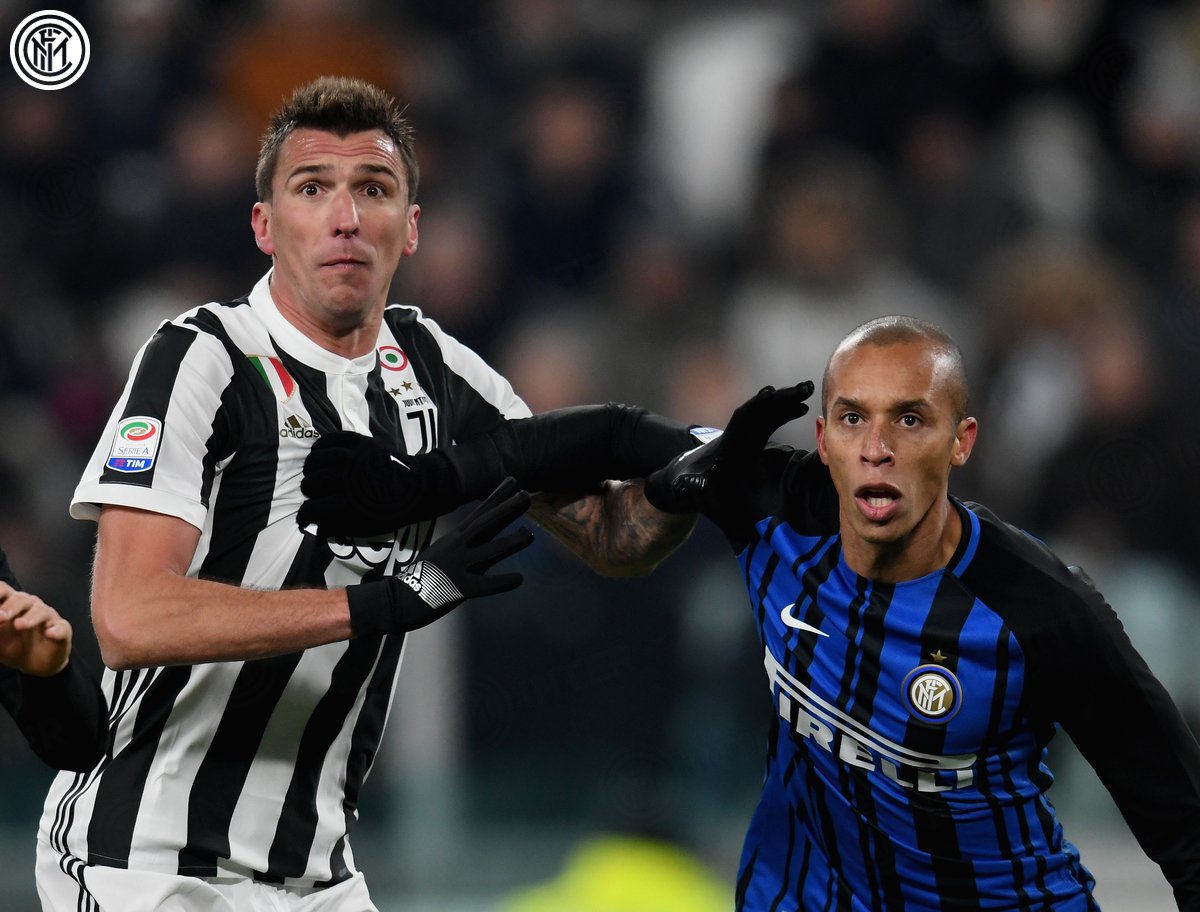 Nóng vội lẫn bạo lực, Juventus và Inter tự bắn vào chân nhau - Bóng Đá