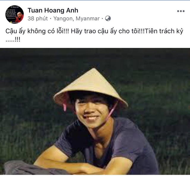 - Bóng Đá