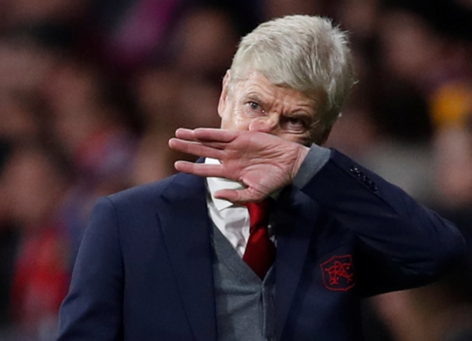 Những gương mặt sẽ khó trụ lại khi Arsene Wenger rời Arsenal - Bóng Đá