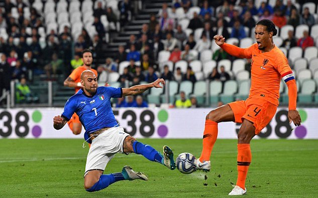 Hà Lan thoát hiểm phút chót trước Italia - Bóng Đá