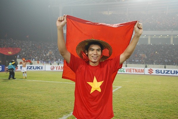 Nhà vô địch AFF Cup 2008 giã từ sự nghiệp với món quà chia tay ngọt ngào - Bóng Đá