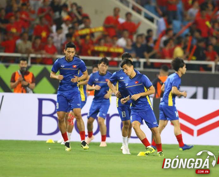 TRỰC TIẾP ĐT Việt Nam 0-0 ĐT Malaysia: Văn Quyết dự bị, Công Phượng đá chính - Bóng Đá