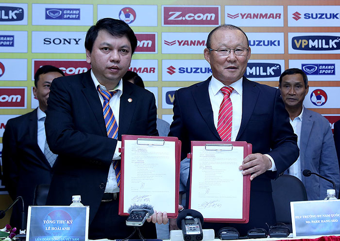 VFF lên tiếng về việc gia hạn hợp đồng với HLV Park Hang-seo - Bóng Đá