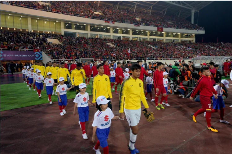 ĐT Việt Nam vào Tứ kết Asian Cup: Cả ĐNA dõi theo từng bước chân (Fox Sports) - Bóng Đá