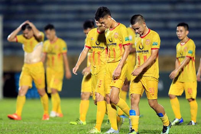 Các CLB V-League trước Tết Nguyên Đán: Chỉ mong đừng nợ lương  - Bóng Đá