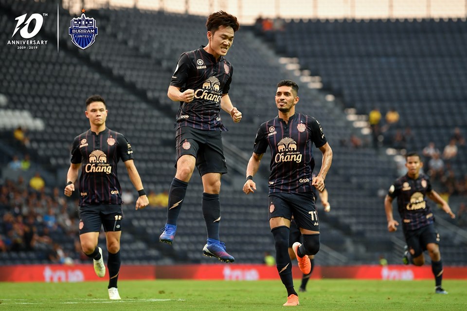 Xuân Trường "mở tài khoản" trên đất Thái, Buriram thắng dễ Ratchasima