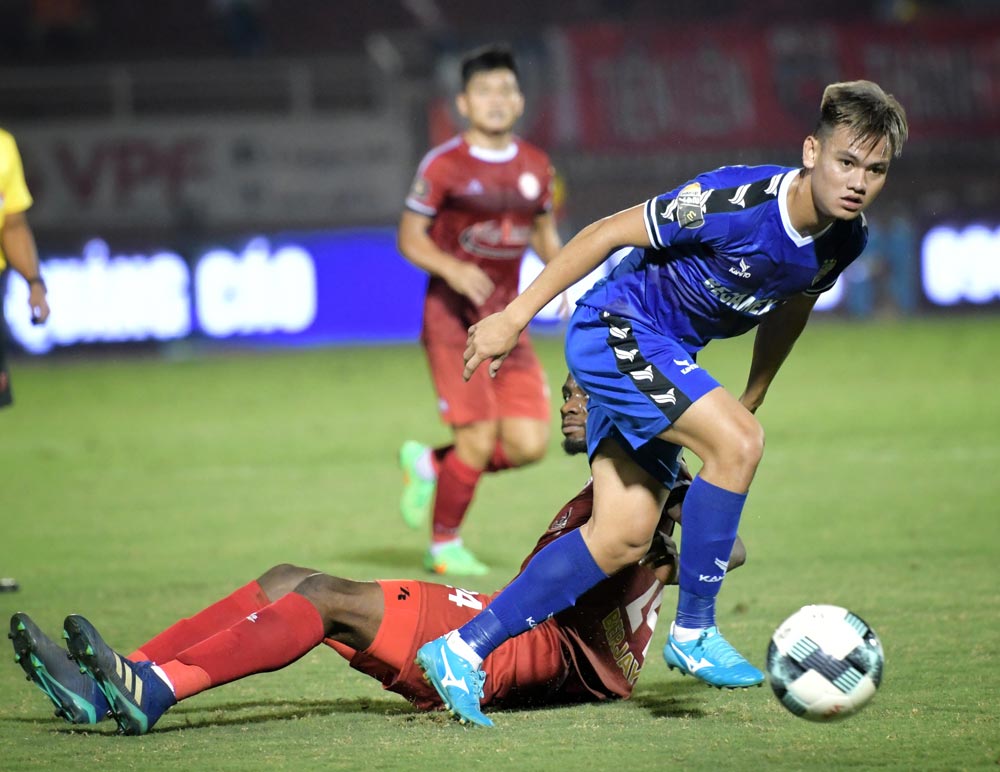 Dư âm 4 trận đấu sớm vòng 15 V-League: Quảng Nam hồi sinh, TP.HCM trở lại đường đua - Bóng Đá
