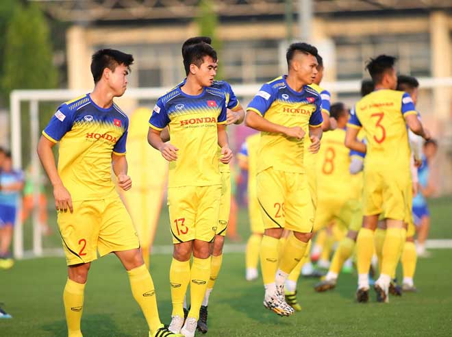 Rò rỉ 2 cái tên bị loại khỏi danh sách ĐT Việt Nam trận gặp Malaysia - Bóng Đá