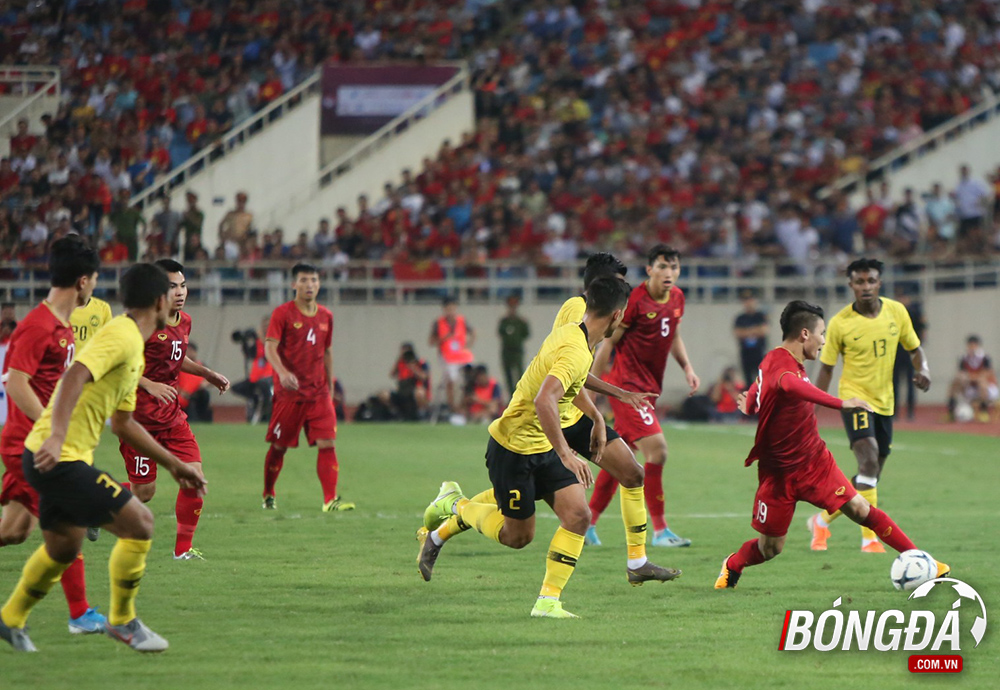 TRỰC TIẾP Việt Nam 1-0 Malaysia (Hiệp 2): Đội khách tiếp tục ép sân - Bóng Đá